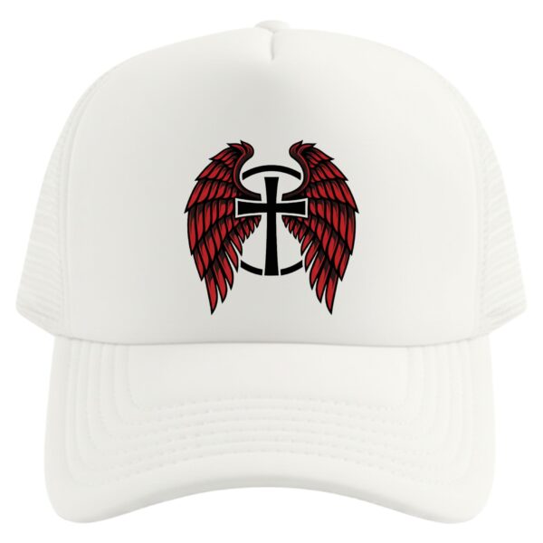 gorra cruz con alas rojas